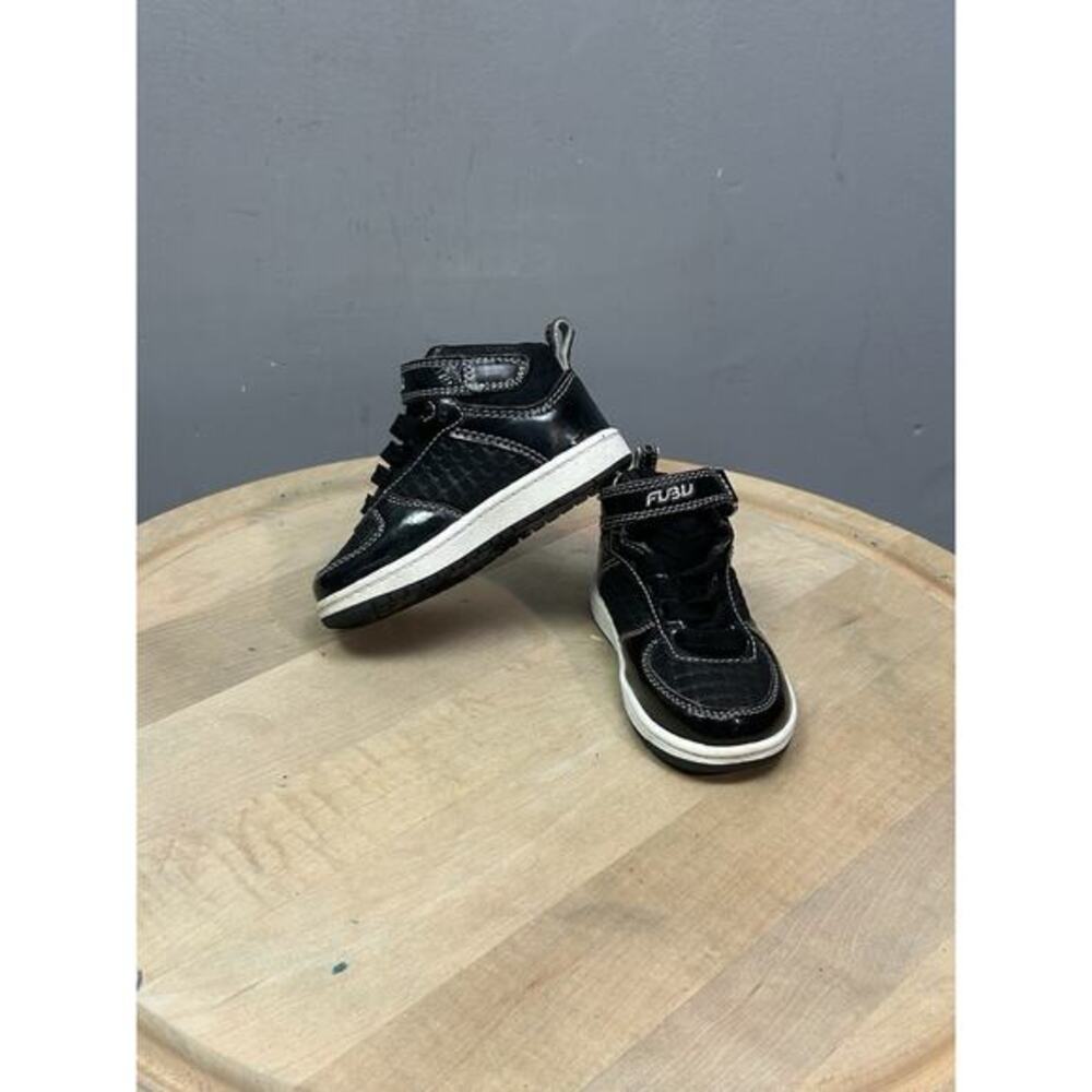 FUBU Athletic Sneakers Black White Toddler Size 5 Basketball‎